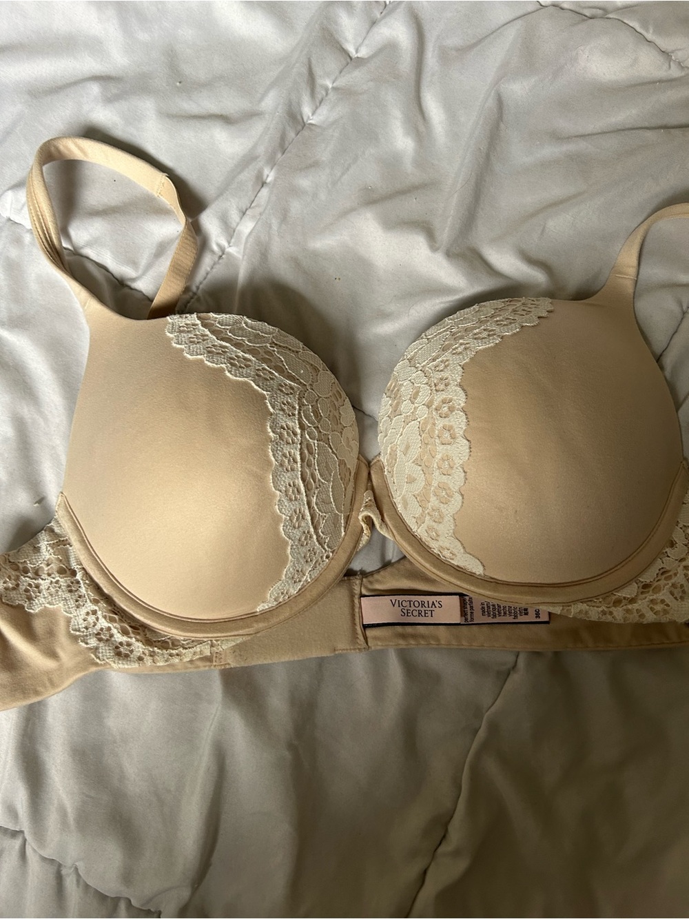 Victoria's Secret Nude Lace-Trim T-Shirt Bra body by Victoria